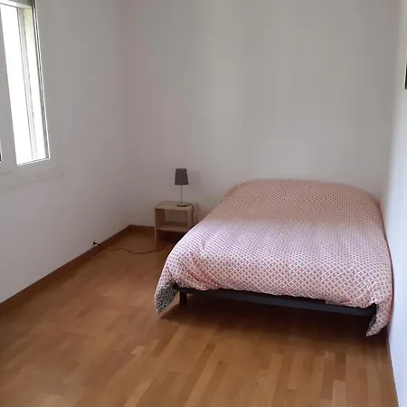 Апартаменты Spacious Bright Apartment Near Nantes Сен-Эрблен